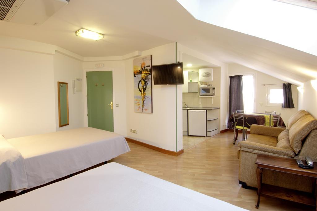 Hotel Apartamentos Aralso เซโกเวีย ภายนอก รูปภาพ