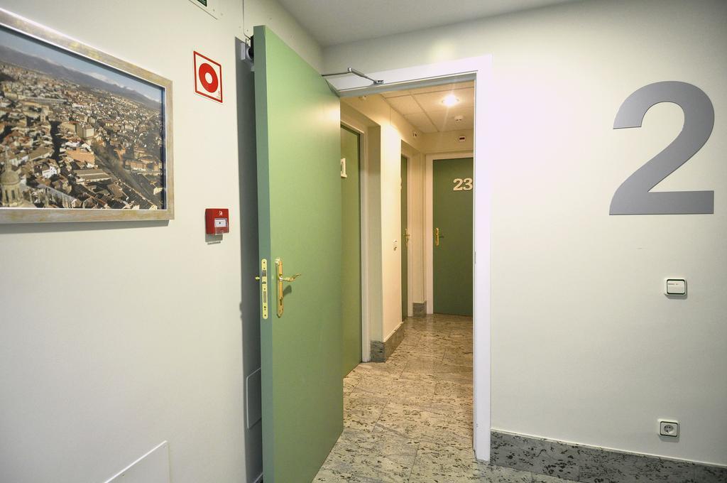 Hotel Apartamentos Aralso เซโกเวีย ภายนอก รูปภาพ