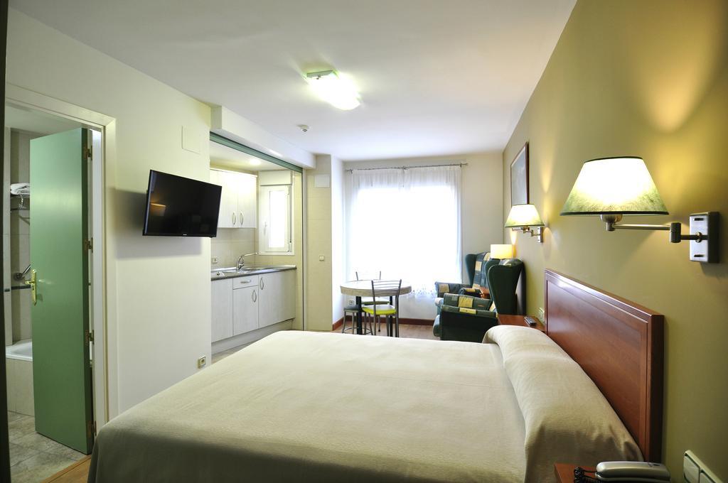 Hotel Apartamentos Aralso เซโกเวีย ภายนอก รูปภาพ