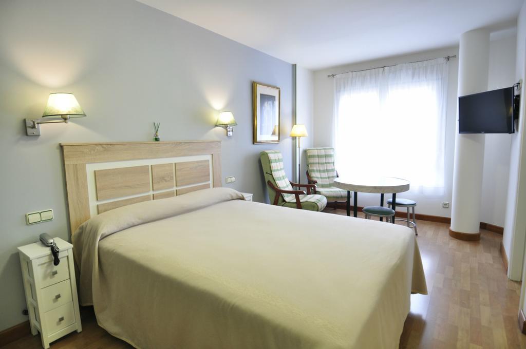 Hotel Apartamentos Aralso เซโกเวีย ภายนอก รูปภาพ