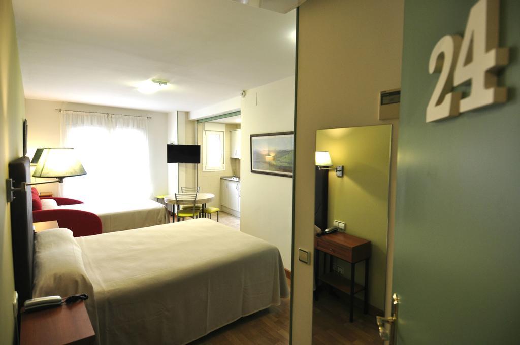 Hotel Apartamentos Aralso เซโกเวีย ภายนอก รูปภาพ